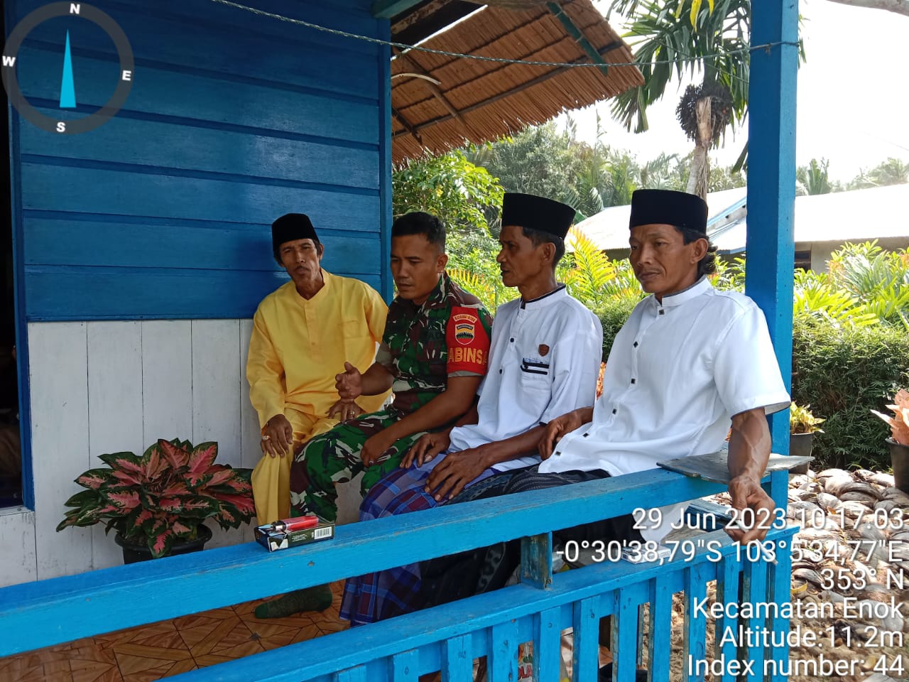 Serda Niko Arisandi Laksanakan Komsos dengan Warga Desa Sungai Rukam, Untuk meningkatkan Hubungan Silaturahmi 