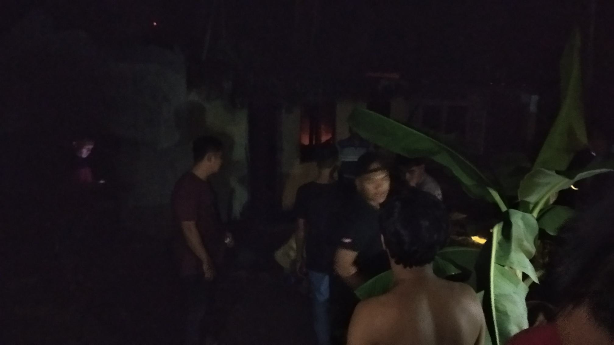 Diduga Frustasi, Seorang Warga Tanjungbatu Bakar 2 Unit Rumahnya Sendiri Diduga Frustasi, Seorang Warga Tanjungbatu Bakar 2 Unit Rumahnya Sendiri