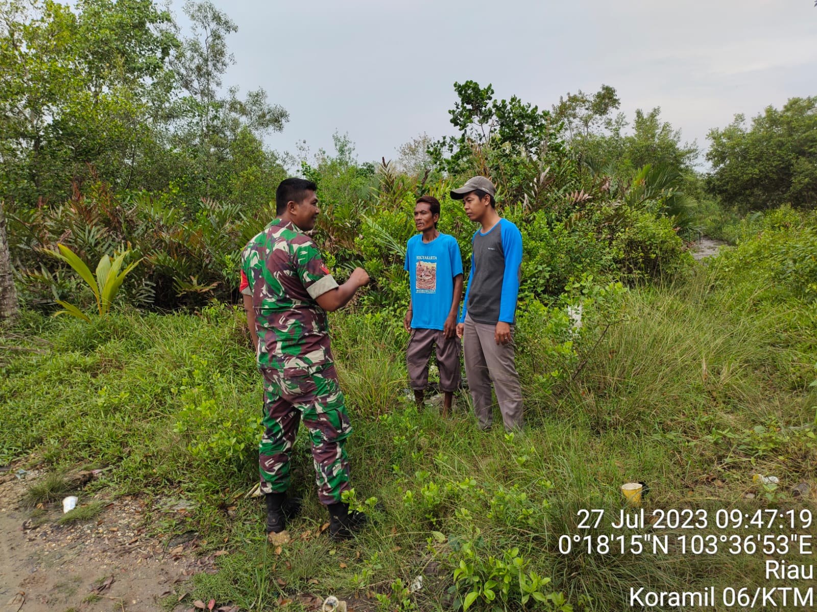 Koptu Al Alim Koramil 06/KTM Laksanakan Patroli Sasar Perkebunan Warga di Kelurahan Bandar Sri Gemilang