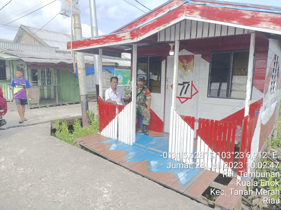 Koptu RH Tambunan Giat Komsos di Pos Kampung Pancasila 
