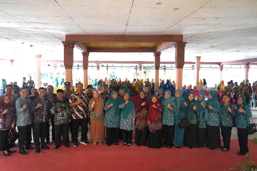 Wabup Asahan Terima Kunjungan Tim Evaluasi TP PKK Provsu di Desa Lubuk Palas Wabup Asahan Terima Kunjungan Tim Evaluasi TP PKK Provsu di Desa Lubuk Palas