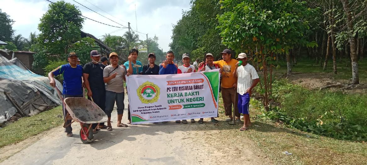 Intruksi DPP LDII, PC LDII Kisaran Barat Bersama Lurah Kelurahan Dadimulyo Gelar Kerja Bakti Nasional Intruksi DPP LDII, PC LDII Kisaran Barat Bersama Lurah Kelurahan Dadimulyo Gelar Kerja Bakti Nasional