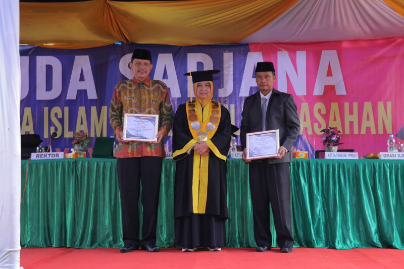 Bupati Asahan Hadiri Wisuda Sarjana IAIDU Asahan Angkatan XXX