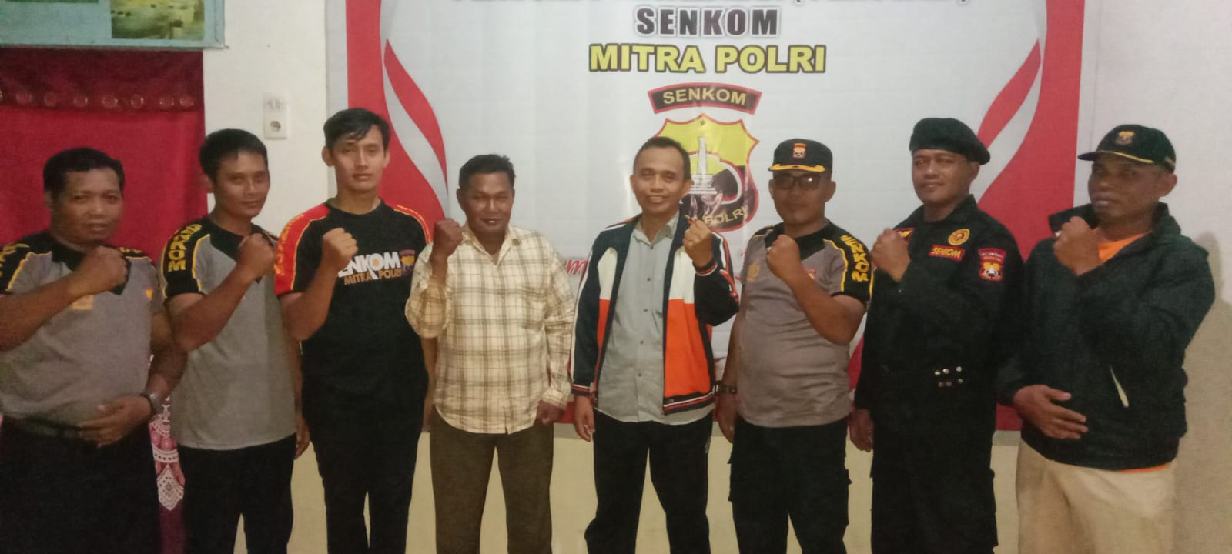 Senkom Mita Polri Kecamatan Kisaran barat Gelar Pertandingan Persahabatan Sepak Bola