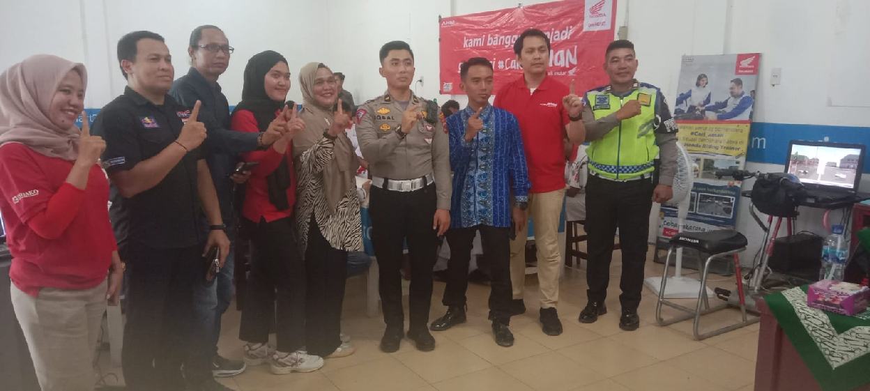 Bentuk Kepedulian Honda, PT. AKA1 Kisaran Bersama PT.Indako Trading Coy Lakukan Safety Riding di Sekolah SMK Muhamadiyah 10 Kisaran