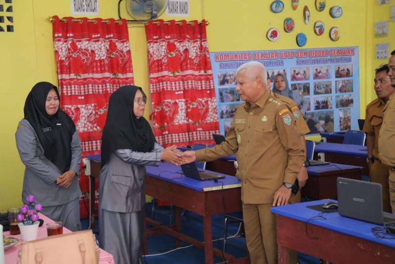 Bupati Tinjau Pelaksanaan ANBK Tingkat SD Di Lingkungan Dinas Pendidikan Kabupaten Asahan Tahun 2023 Bupati Tinjau Pelaksanaan ANBK Tingkat SD Di Lingkungan Dinas Pendidikan Kabupaten Asahan Tahun 2023