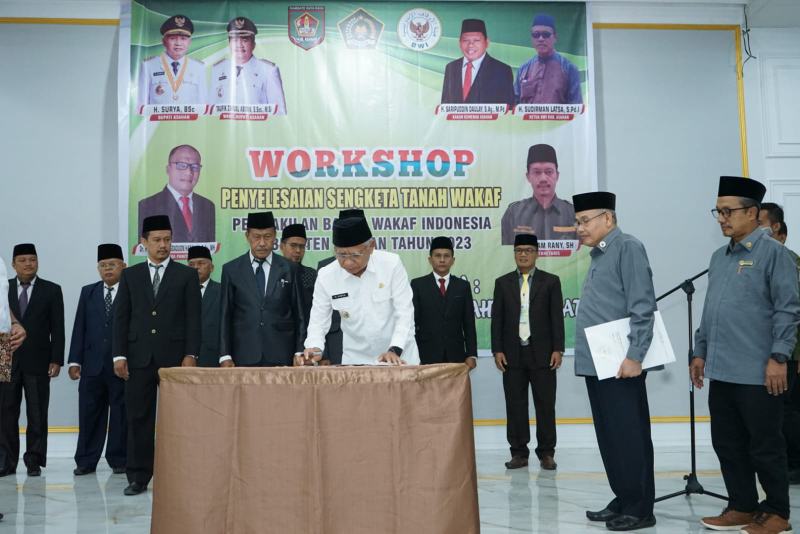 Bupati Asahan Lantik Pengurus Badan Wakaf Indonesia Kabupaten Asahan Periode 2023-2026