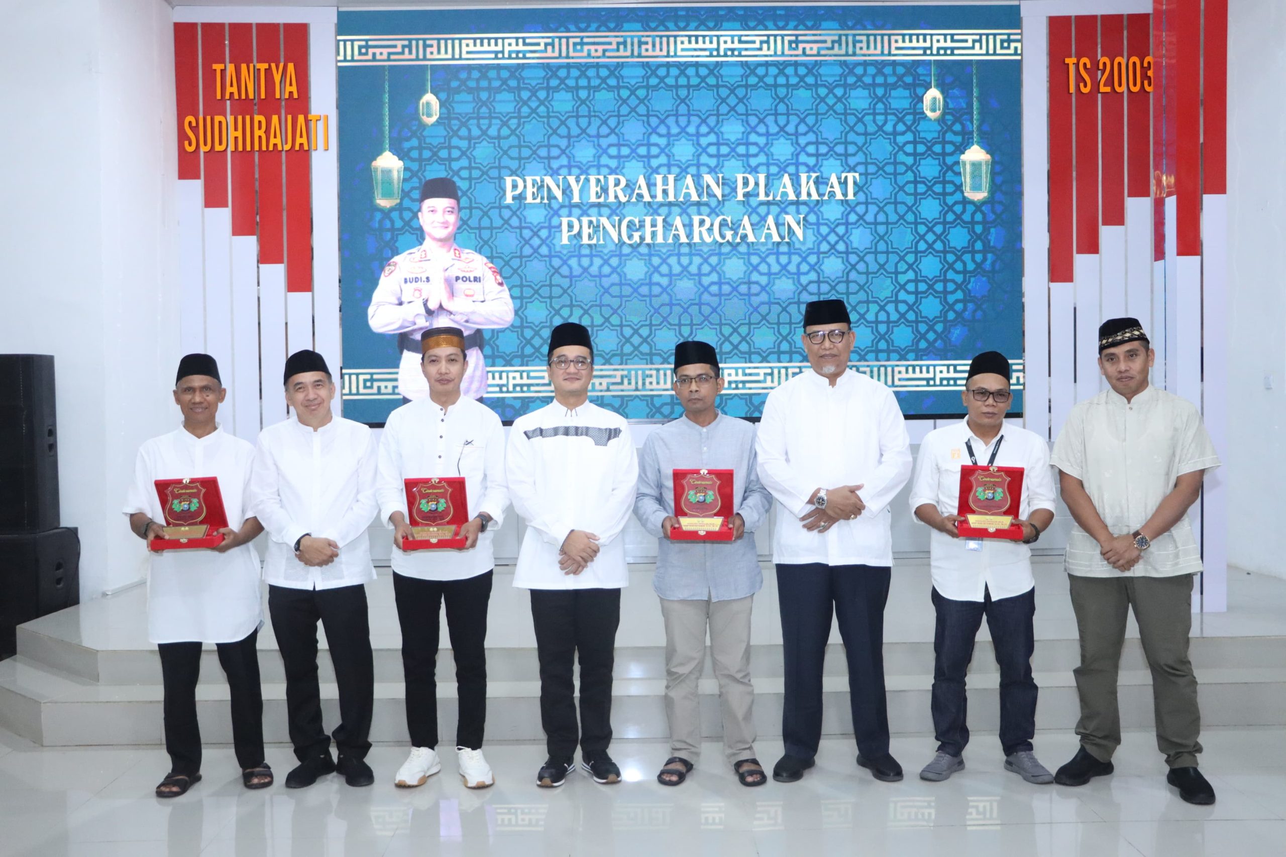 Polres Inhil Buka Bersama Forkopimda, Para Tokoh, Wartawan dan Santuni Anak Yatim