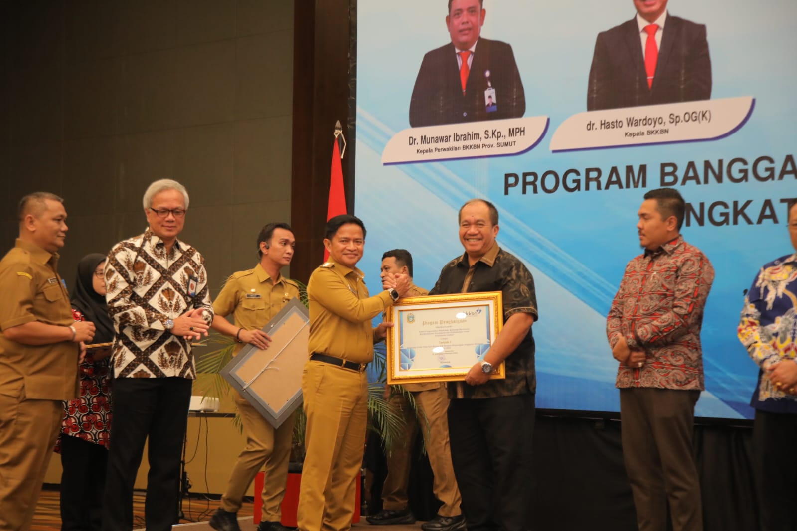 Wakil Bupati Asahan Terima Penghargaan Pelaksanaan DAK terbaik I Sub Bidang Penyerapan Anggaran tertinggi tahun 2023