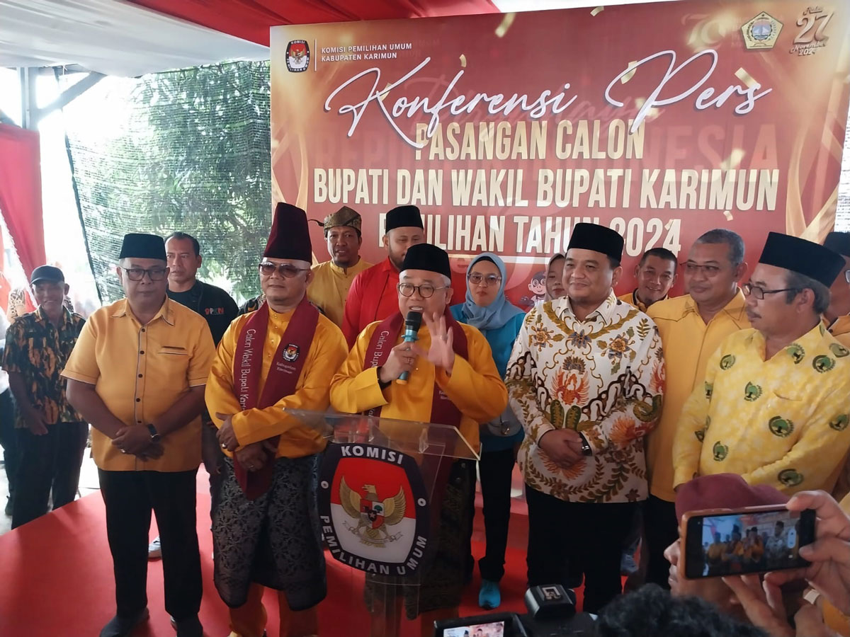 Firmansyah – Ery Suandi Resmi Daftarkan Diri Sebagai Calon Bupati Di KPU Karimun