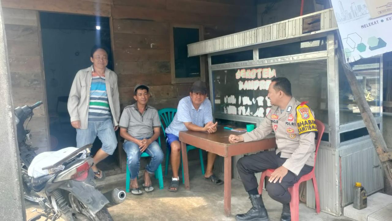 Gelar Cooling System, Bhabinkamtibmas Tembilahan Hulu Sampaikan Pesan Kamtibmas Jelang Pilkada