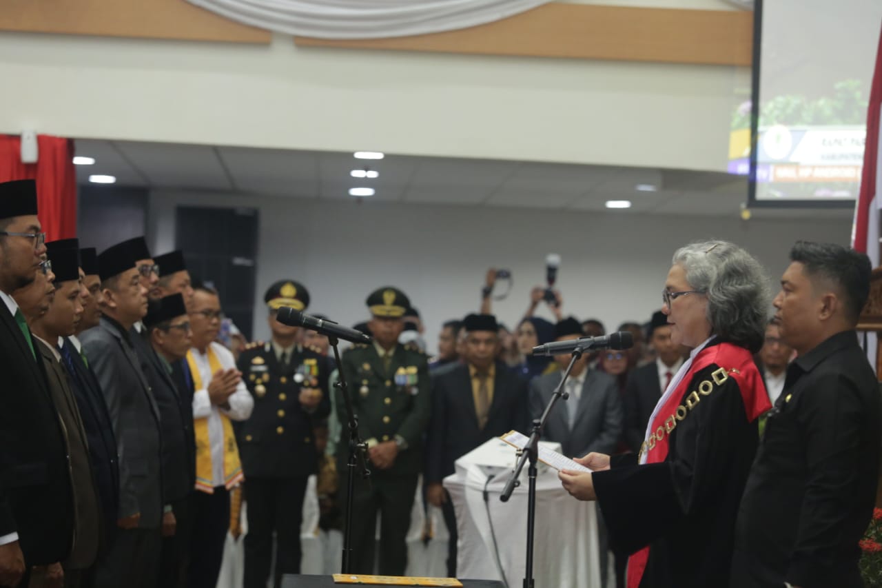 Ucapkan Sumpah Jabatan, Anggota DPRD Inhil Resmi Dilantik