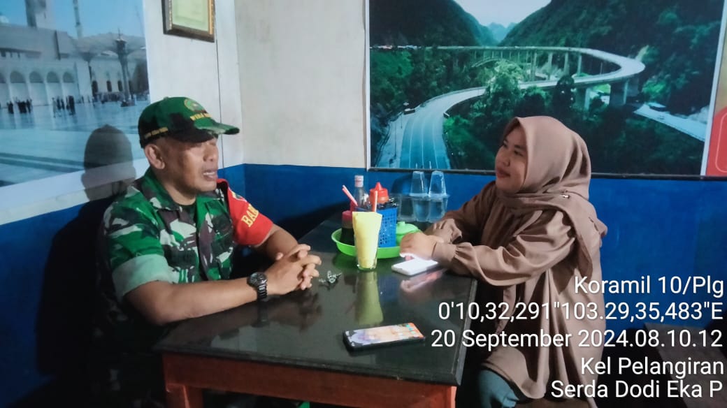Untuk Meminimalisir Terjadinya Gangguan Keamanan Jelang Pilkada Serentak 2024, Babinsa Koramil 10/Plg Rutin Lakukan Komunikasi 