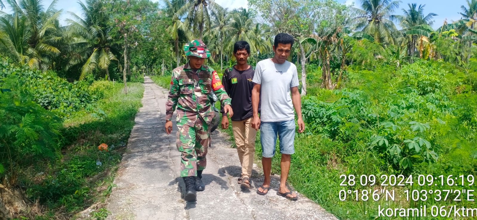 Babinsa Koramil 06/KTM Praka Fiki Eka Putra, Patroli dan Sosialisasi Karhutla di kelurahan Bandar Sri Gemilang  