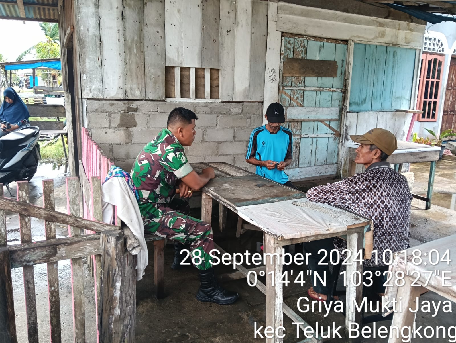 Praka Raja Oloan Sihotang Laksanakan Komsos dan Berikan Himbauan Pilkada Damai di Wilayah Binaan 