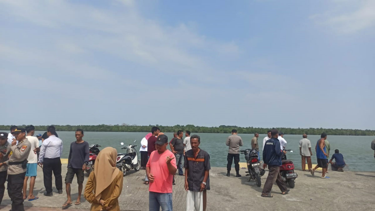 Diduga Prustasi, Seorang Remaja Putri Nekat Terjun Ke Laut, Saat Ini Sedang Dilakukan Pencarian