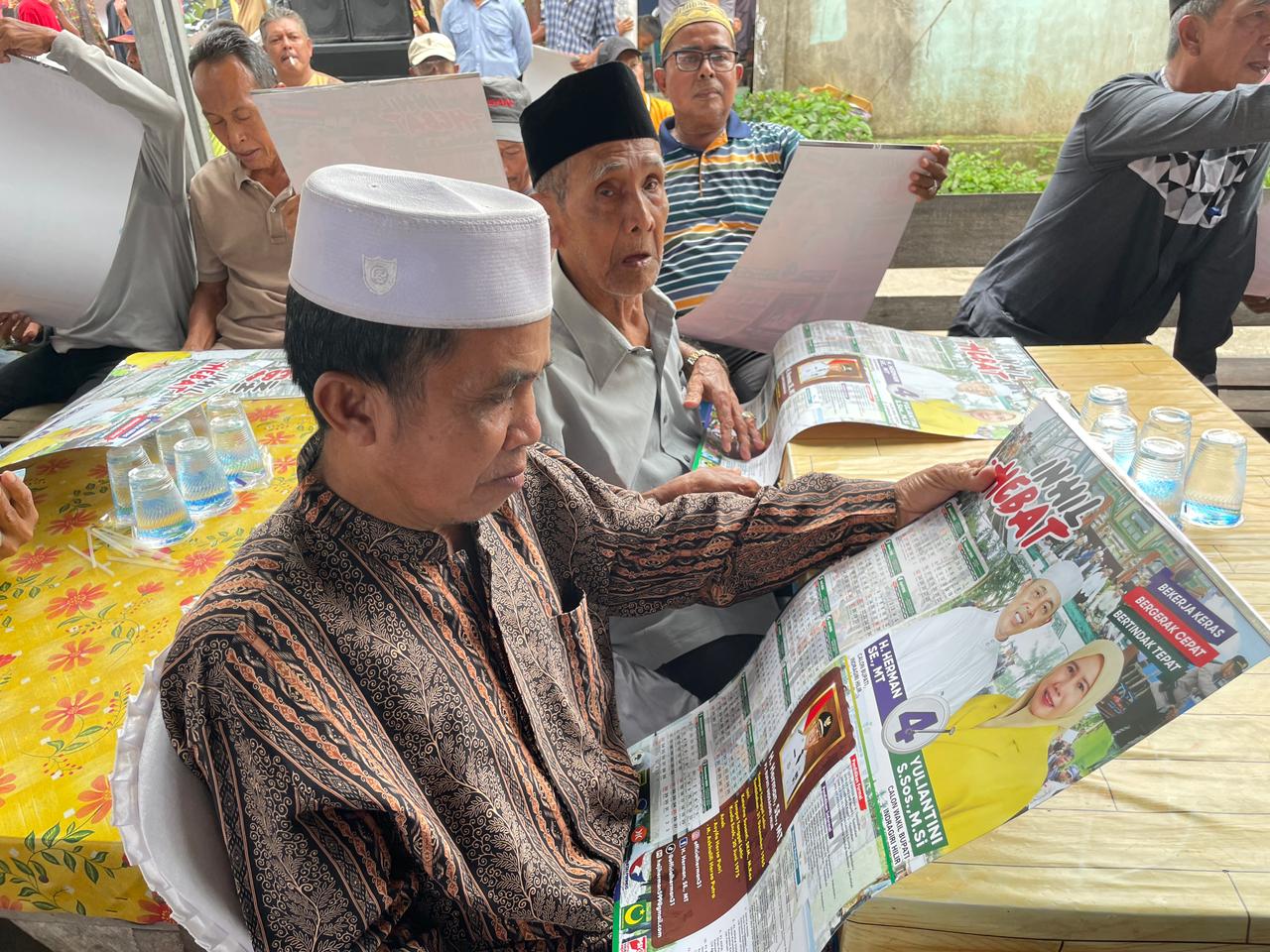 Warga Jalan Sederhana Tembilahan, Arisman: Kami Dukung Haji Herman-Yuliantini 