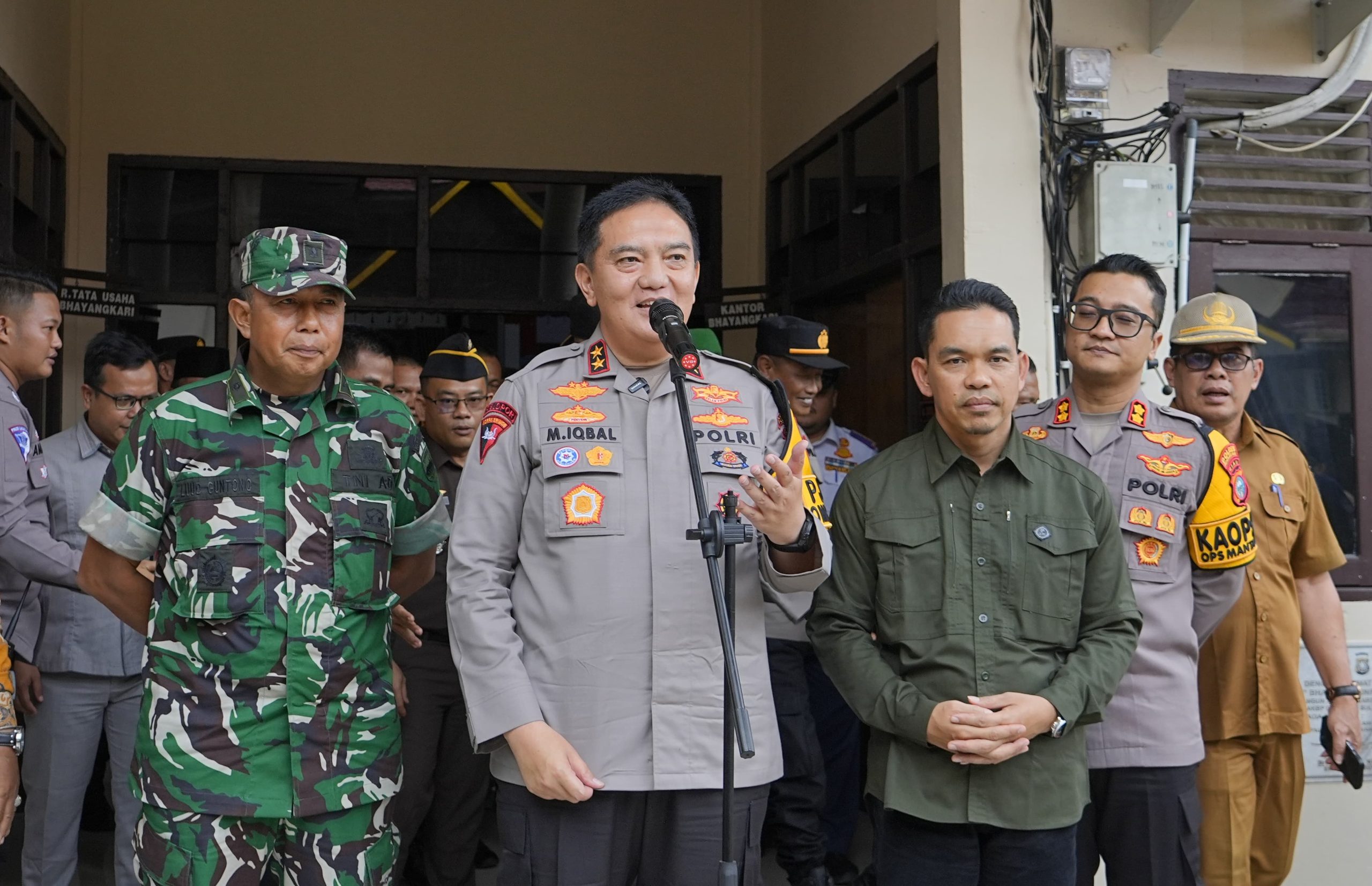 Kunker ke Inhil, Kapolda Riau Pimpin Rakoor Persiapan Pilkada TH 2024 yang Dihadiri Pj Bupati H Erisman Yahya.