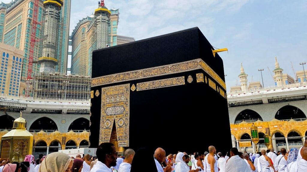 Berkah di Balik Perjalanan: Tips Memilih Tour Umrah dan Haji yang Memperkuat Iman