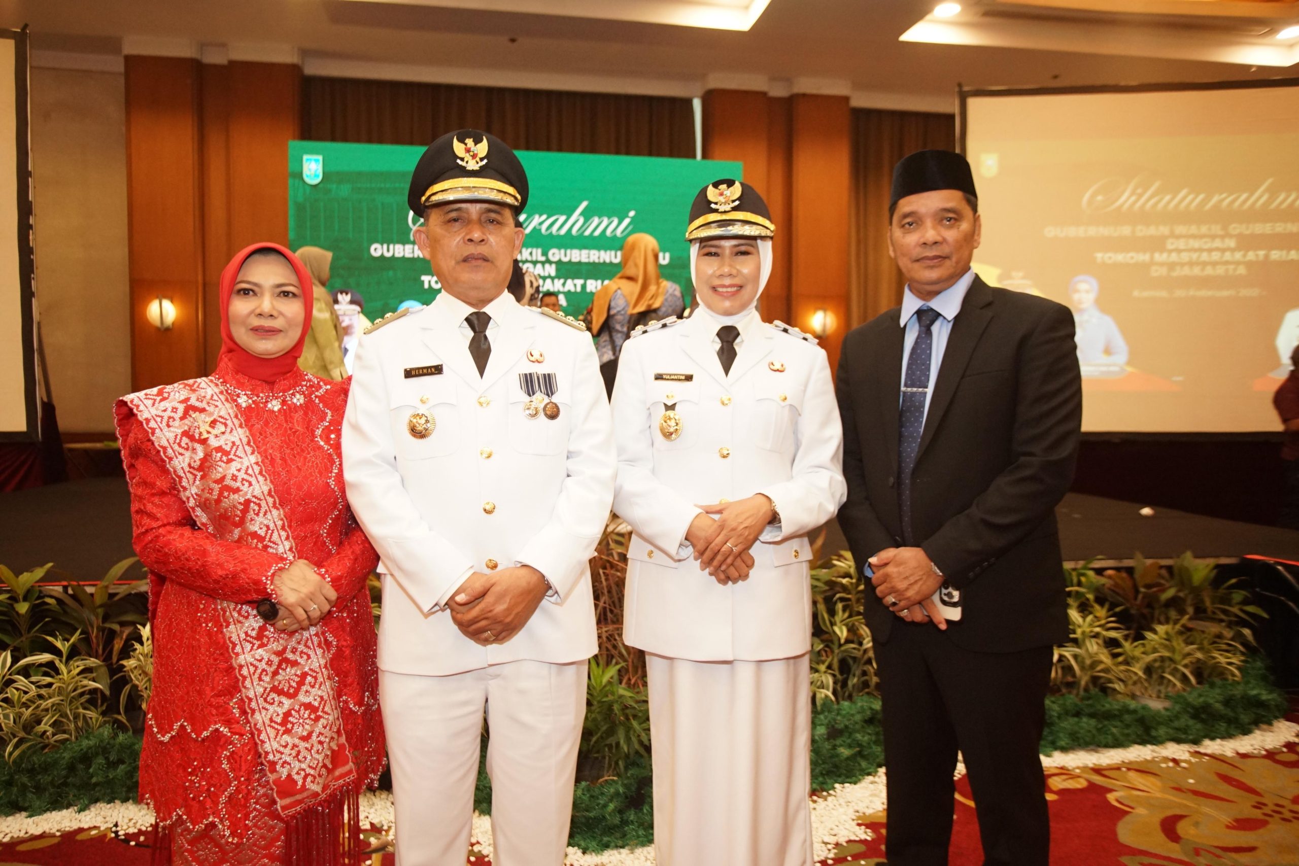 Dilantik Serentak Oleh Presiden RI, H Herman, dan Yuliantini, Resmi Menjabat Sebagai Bupati dan Wakil Bupati Inhil Periode 2025 – 2030