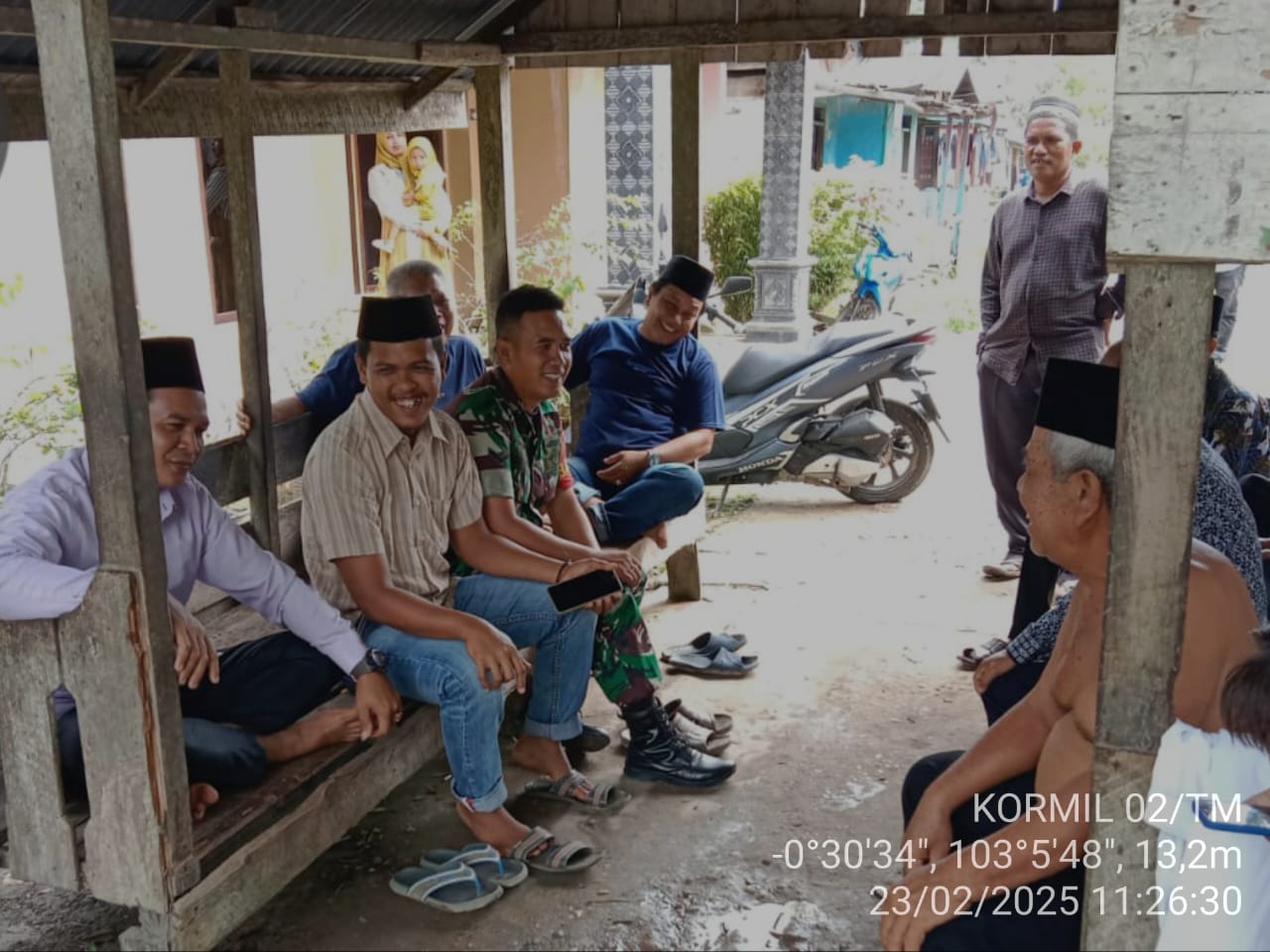 Piket Koramil 02/TM Serda Niko Arisandi Gelar Komsos di Kampung Pancasila