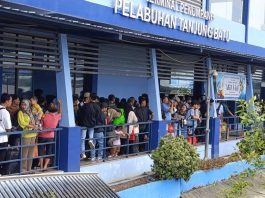 Penumpang tujuan Tg Batu - Batam keberangkatan pukul 14: 00 Wib