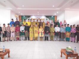 Sesi Foto Bersama di Halal Bihalal 1446H di Balai Srigading Kundur