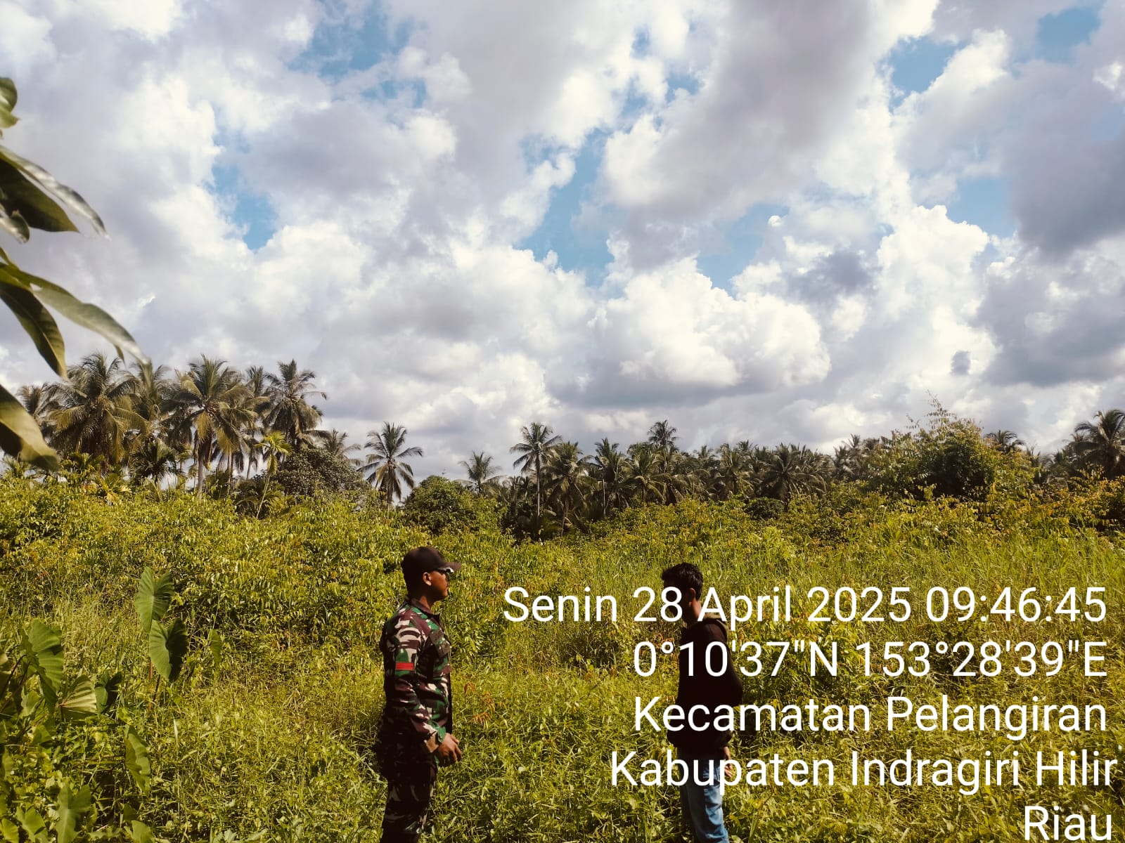 Babinsa Koramil 10/Plg, Pratu Jeremia Ginting Laksanakan Sosialisasi dan Patroli Karhutla 