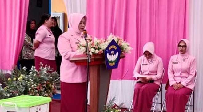 Ketua pengurus Yayasan Kemala Bhakti Bhayangkari Utama Daerah Kepulauan Riau, Ny Detta Asep Safrudin, saat Beri Kata Sambutan