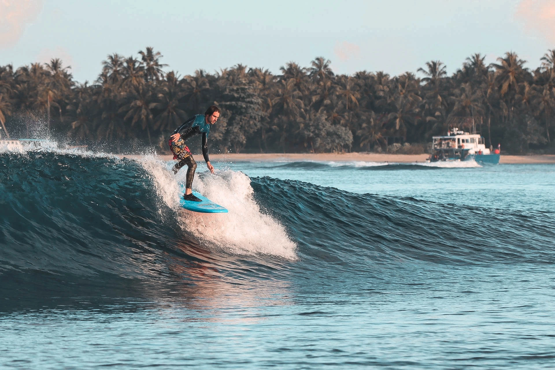 Pulau Mentawai surfing