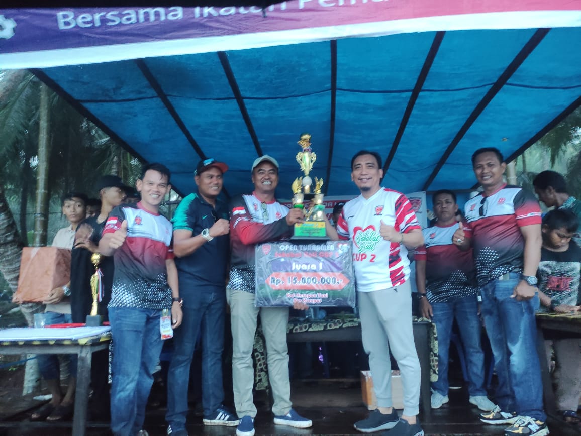 Dukung Olahraga dan Pemuda, H. Ikbal Sayuti Hadiri Final dan Tutup Sahabat Hati Cup 2 di Kempas