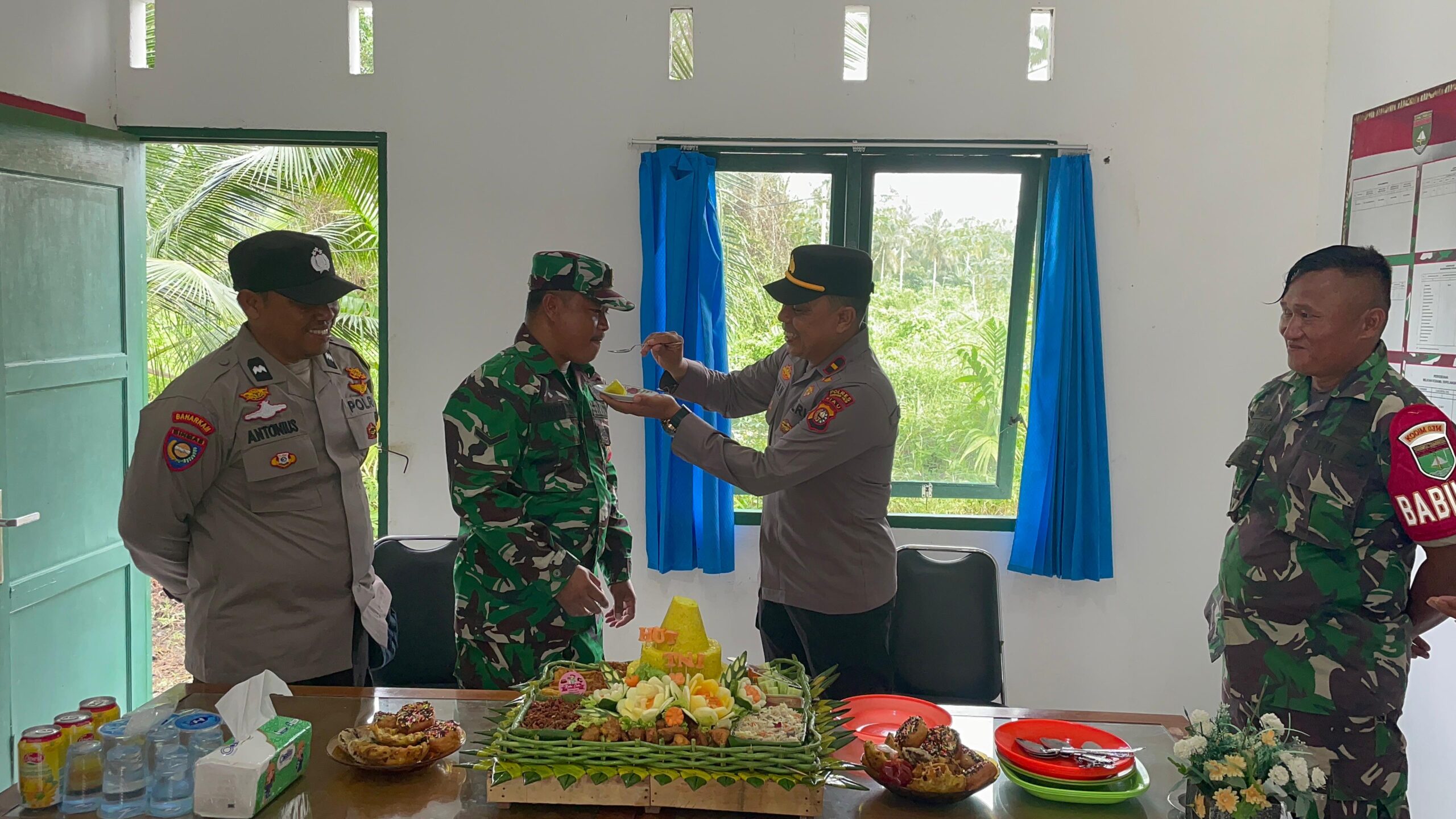 Koramil 10/Plg Terima Ucapan HUT TNI ke-80 dari Polsek Pelangiran - Kundur News