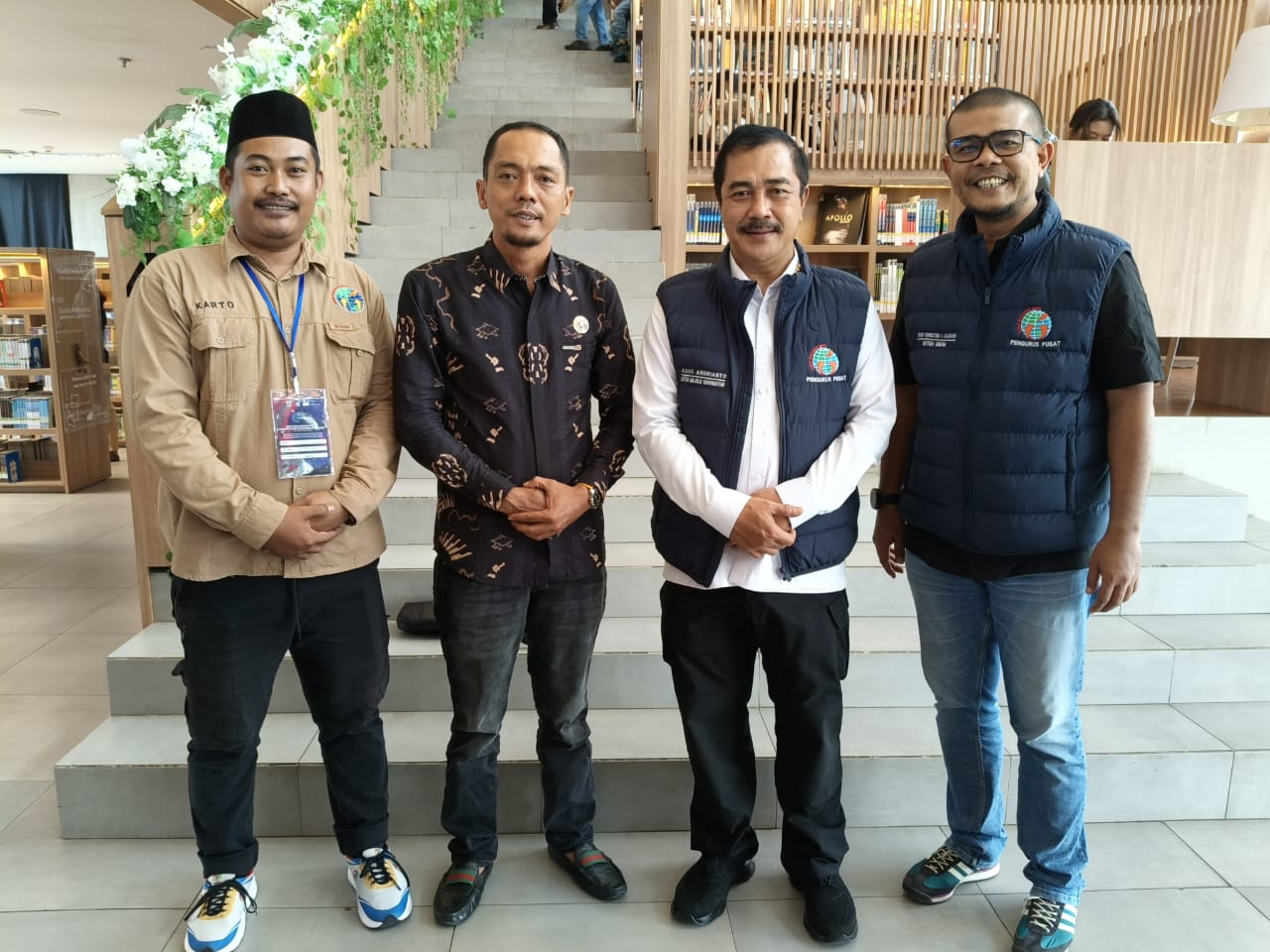 Bertemu Menteri Imigrasi, Muridi Susandi Pastikan IWO Riau Kawal Informasi Publik