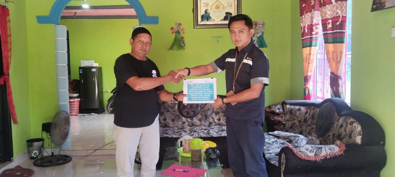 Tingkatkan Hasil Tangkapan Nelayan, PT Timah Serahkan Jaring untuk KUB Karya Bersatu 