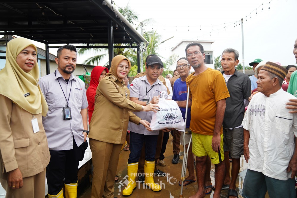 PT Timah Distribusikan Bantuan Pangan untuk Masyarakat Terdampak Banjir Rob di Kabupaten Bangka, Bangka Barat dan Kota Pangkalpinang 