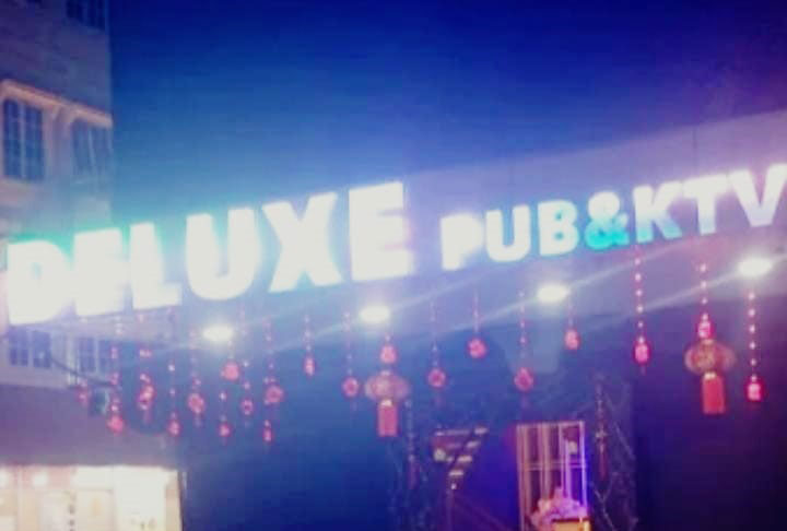 Deluxe Pub & KTV di Batam
